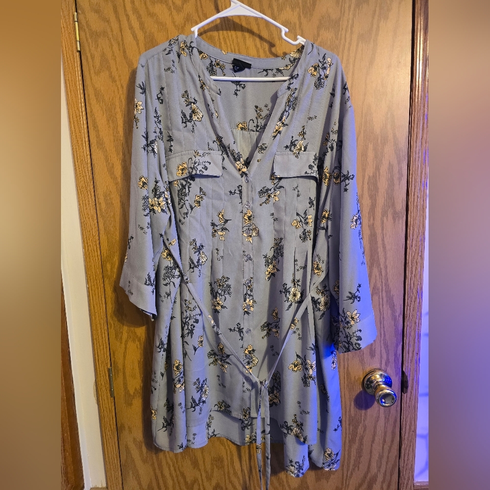 Torrid Casual Gray and Yellow Button Down Shirt